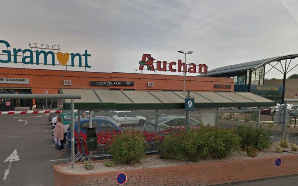 Enfant écrasé par un rideau métallique à Toulouse : un agent de sécurité mis à pied